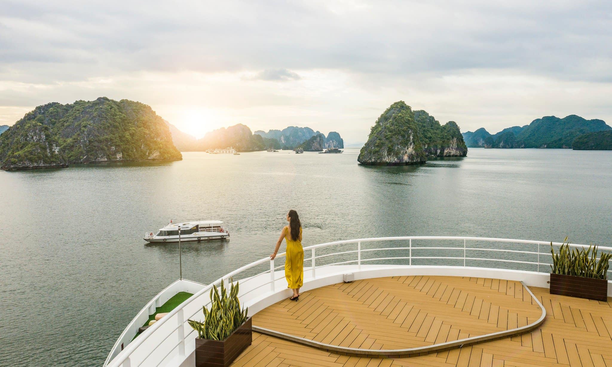 Review Kinh Nghiệm Đặt Tàu Đi Du Lịch Đảo Tuần Châu