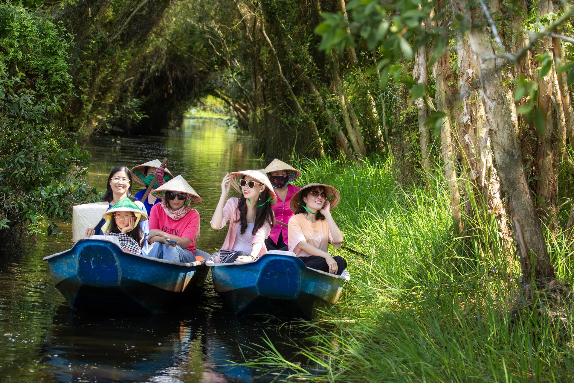 Tour làng nổi tân lập